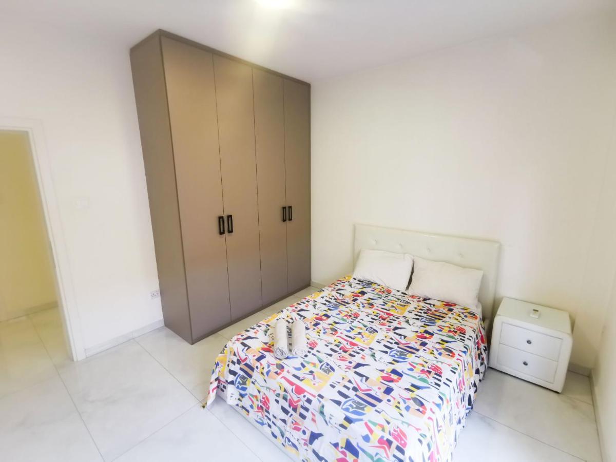 The White Pearl Apartment ラルナカ エクステリア 写真