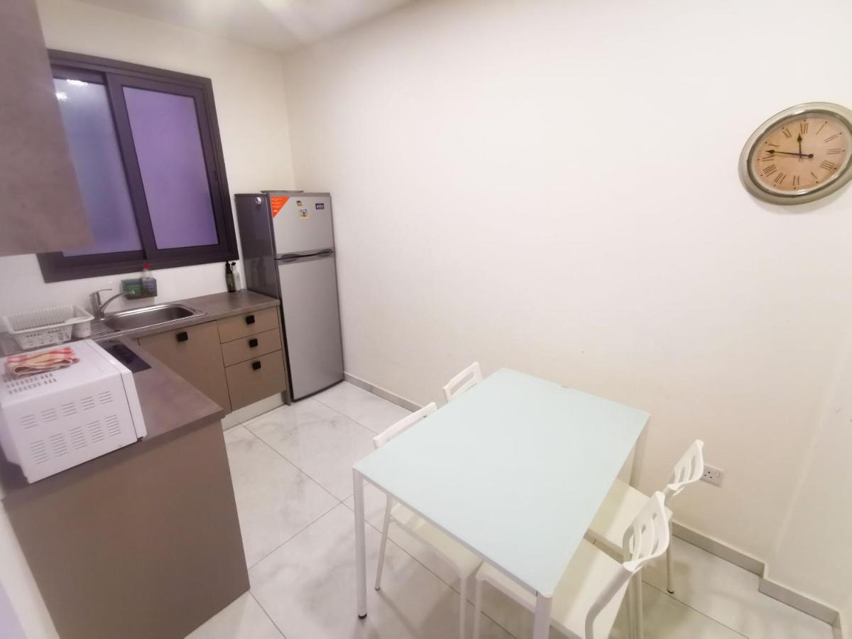 The White Pearl Apartment ラルナカ エクステリア 写真